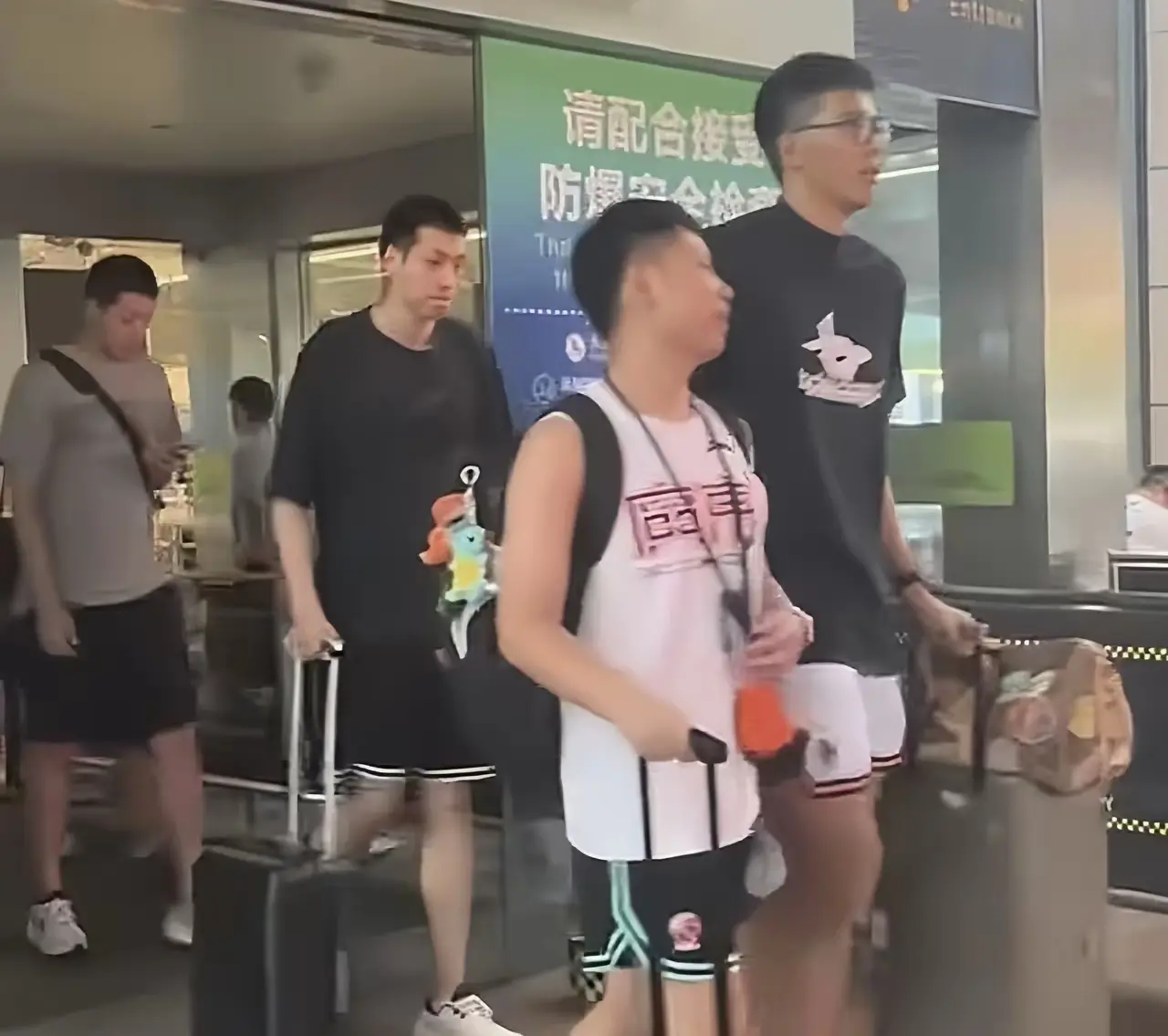 林杰, 广东签下崔, 他在训练过 林杰, 广东签下崔, 他在训练过