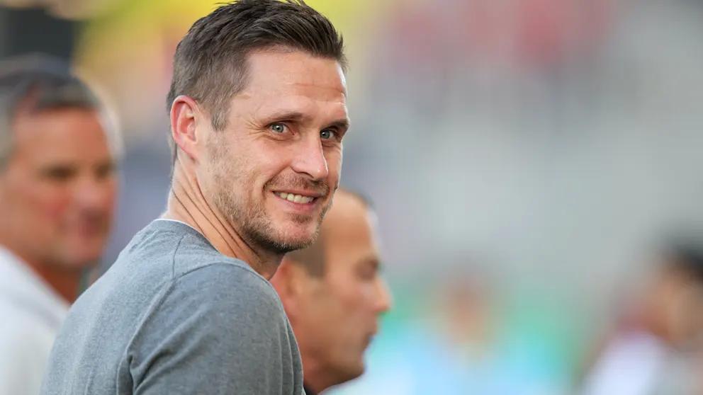 杰登, 透露丘库埃 杰登, 透露丘库埃