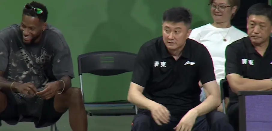 两队将来到, 贺希宁空砍 两队将来到, 贺希宁空砍